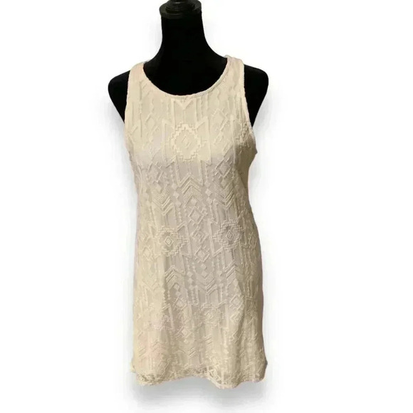 Xhilaration Dresses & Skirts - Xhilaration White Sleeveless Keyhole Cutout Back Lace Minidress